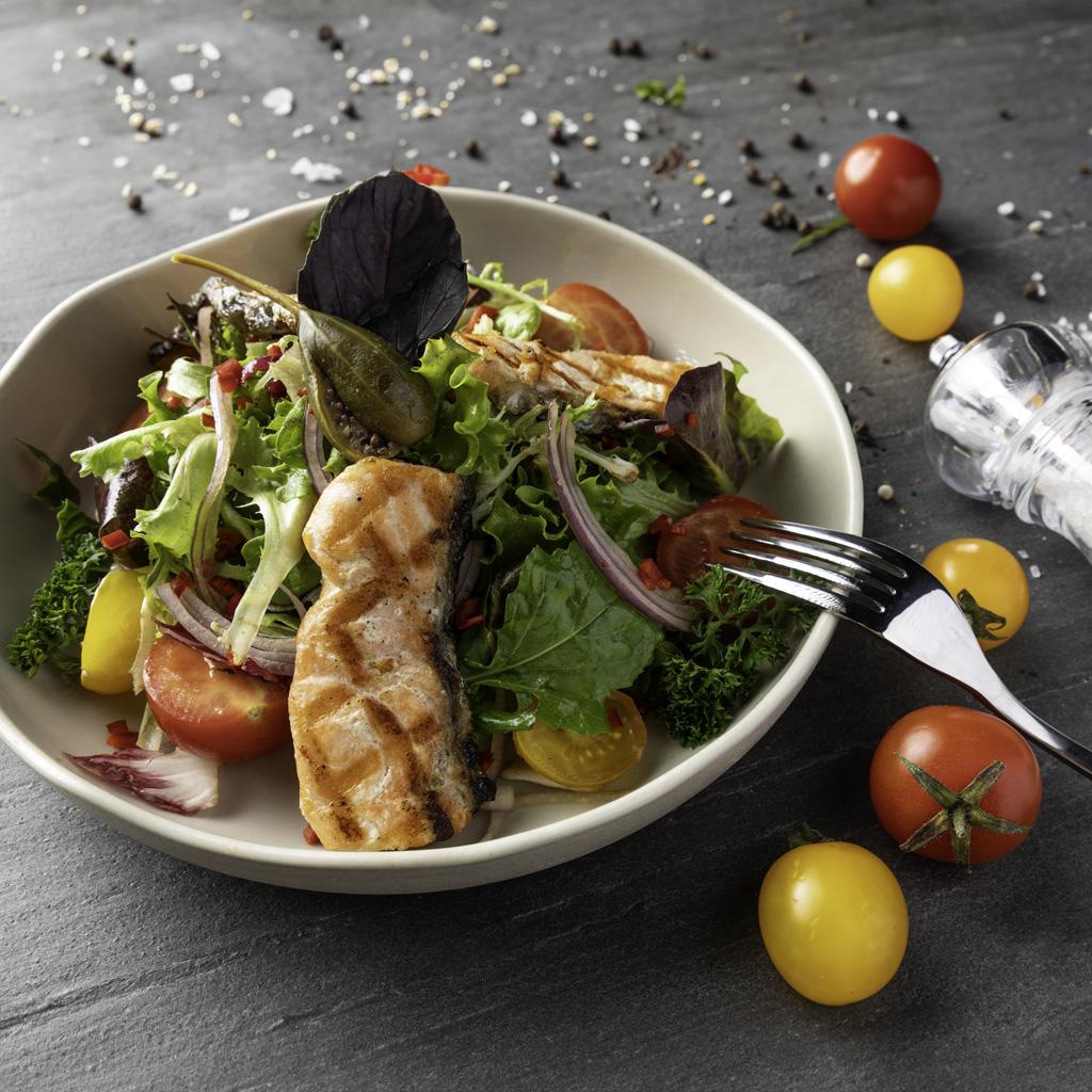Grilled Salmon Salad